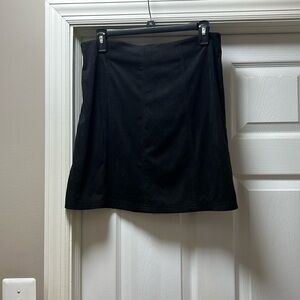 Francesca’s suede black mini skirt with silver zipper on back